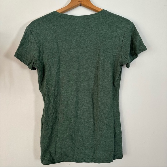 Friends TV Show Christmas Tee - Picture 4 of 6